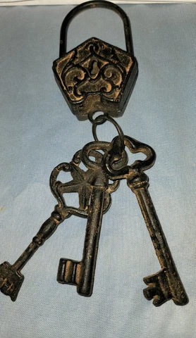 Cast Iron Keys Hallow  Lock & Skeleton Novelty Art Deco Cast Iron Costume Decor Cover