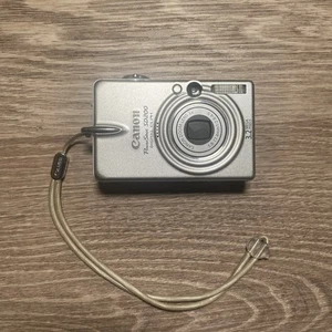 Canon PowerShot Digital ELPH SD200 3.2MP Digital Camera - Silver For Parts READ - Picture 1 of 5