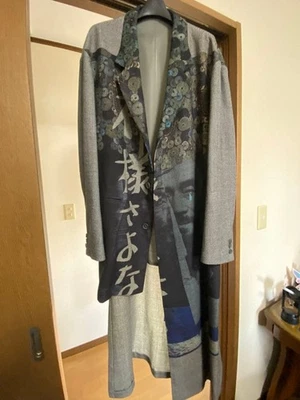 Abrigo largo usado 2018 Yohji Yamamoto Pour Homme Goodbye God talla 3 gris Foto 1 de 3