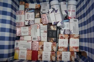 YOUR CHOICE Bath & Body Works shea butter cleansing bar - You CHOOSE - Picture 1 of 73