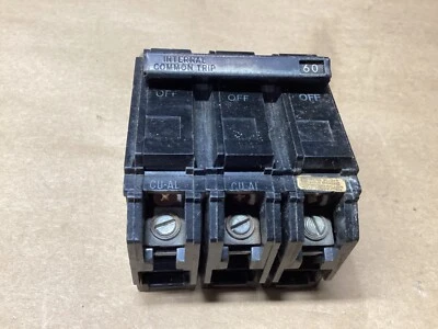 Interruptor de circuito General Electric 60A 240V 3P 3PH #108F302*CO Foto 1 de 4