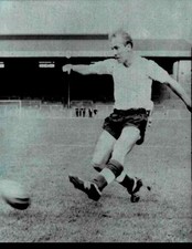 1960s BOBBY CHARLTON - MANCHESTER UNITED - 5x4 original press negative (2)