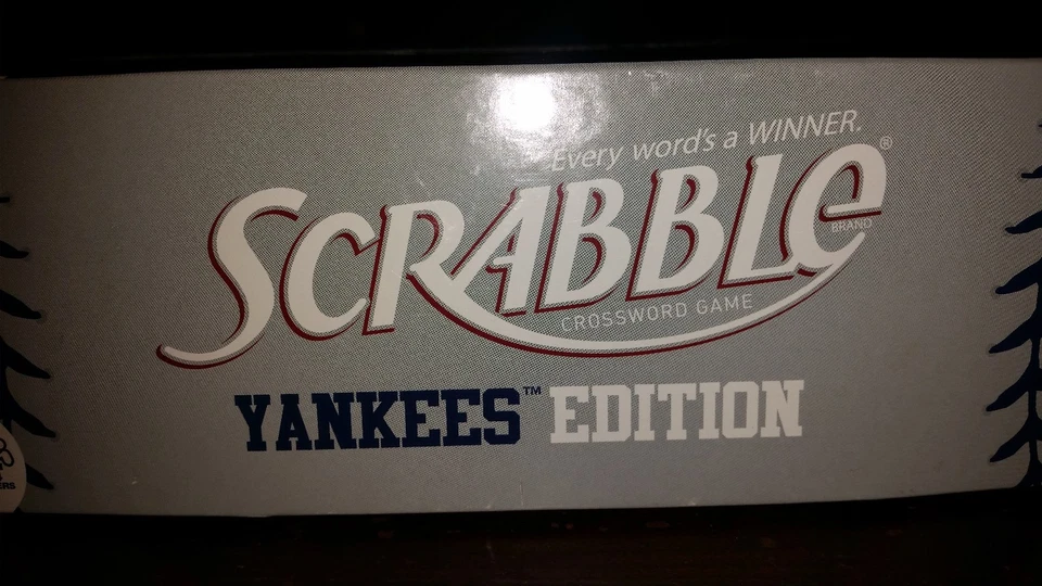 Scrabble Yankees Edition (Hasbro 2009) piezas de repuesto; manualidades; béisbol; NY Foto 1 de 1