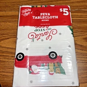 Mantel Peva Estilo Vacaciones Redondo 60" Papá Noel y Camión, Nuevo en Paquete - Imagen 1 de 4