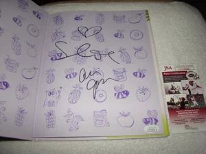 Savannah Guthrie Signed 1st ED HB Book Princesses Save The World JSA #CC31690 - Picture 1 of 10