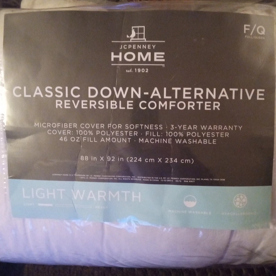 New Full Queen J C Penny Down Alternative Reversible Comforter White Green 100 % - Image 1 of 4