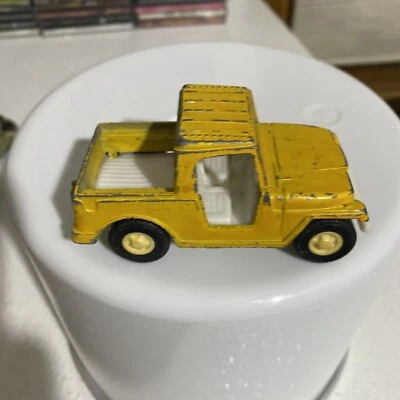 老式 Tootsie 玩具压铸金属黄色吉普长吉普车卡车 — 第 1/4 张图片