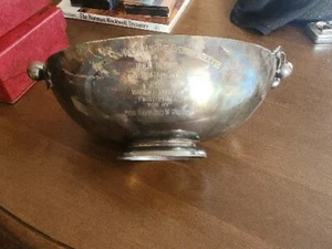 Wilcox International Silver Co Silverplate Apple Bowl with Designs on end - 2586 - Picture 1 of 11