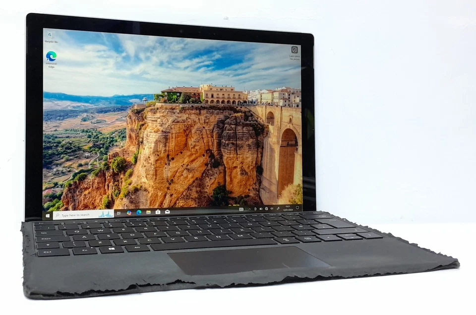 Microsoft Windows Laptop PC Surface Pro 5 - m3-7Y30  @ 2.6 - 4GB RAM - 12.3" ... - Image 1 of 4