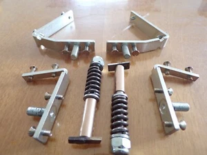 MGB PULL HANDLE QUARTER LIGHT MOUNTING REPAIR KIT - PAIR - REPAIRS 2- NOT HANDED - Picture 1 of 1