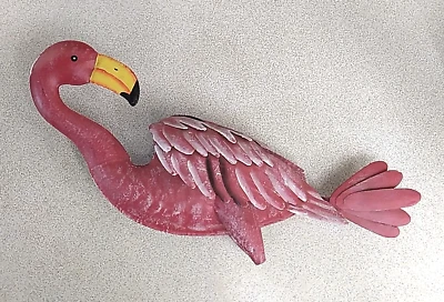 METAL ART PINK FLAMINGO SULPTURE 18” LONG BIRD FIGURE ART OUT DOOR / IN DOOR - Image 1 of 4