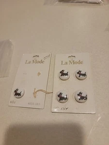 5 DE COLECCIÓN La MODE 5/8" CUELLO ROJO PERRO ESCOCÉS BLANCO PLÁSTICO CAÑA BOTONES 4656 - Imagen 1 de 2