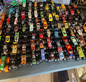 96 Hot Wheels Monster Jam Trucks 1/64 Grave Digger Superman Megalodon Iron Man - Picture 1 of 12