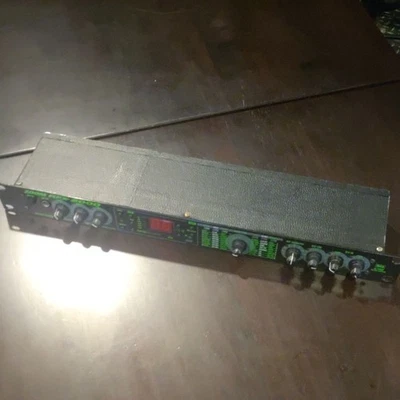 USED ZOOM RFX-2000 Digital Reverb Guitar 1U Rack Unit Multi Effects - Image 1 of 4