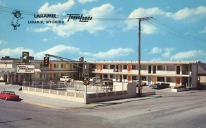 Postal publicitaria Laramie Travelodge Wyoming vista aérea 1978 - Imagen 1 de 2