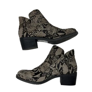 Me Too Boots Womens 7.5 Zest Ankle Booties Gray Snake Print Pull On Block Heels - Picture 1 of 7