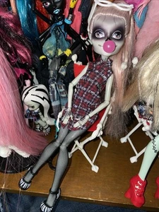 Monster high Zomby Gaga Doll Replacement Bubblegum - Picture 1 of 4