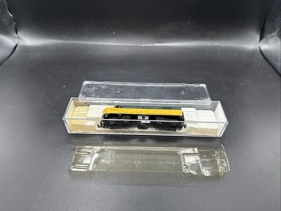 LIFE LIKE N 7942 CHICAGO NORTHWESTERN FA2 DIESEL READ  F.28 - Image 1 of 4