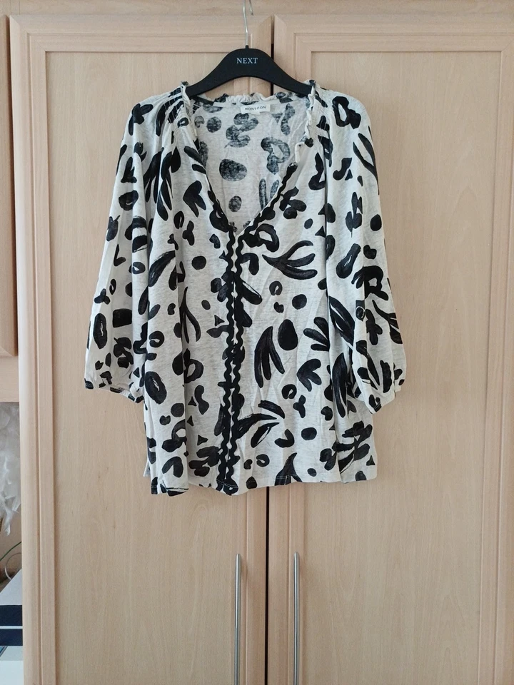 Monsoon Women's Top Size XL - Image 1 of 1