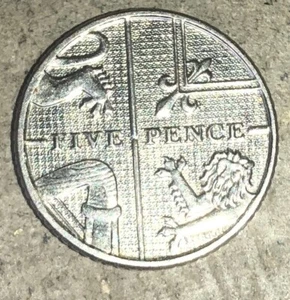 2012 Great Britain 5 Pence, Queen Elizabeth II - Picture 1 of 3