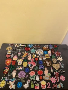 Random Assortment Of Embroidered Patches For Girls - Lot of 69 - Foto 1 di 4