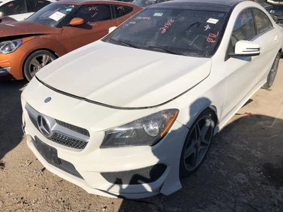 Mercedes Benz CLA250 2014 cremallera eléctrica y engranaje de dirección de piñón con motor 909771 Foto 1 de 4