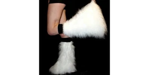 WEISSE FLAUSCHIGE PELZIGE STIEFELABDECKUNGEN BEINWÄRMER PARTY RAVE WEIHNACHTEN TANZCLUBWEAR - Bild 1 von 1