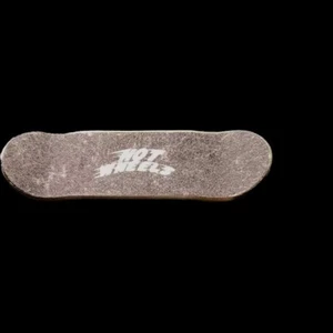 Hot Wheels Tony Hawk Bird Skeleton Fingerboard Skateboard Small Yellow Red Blade - Imagen 1 de 3