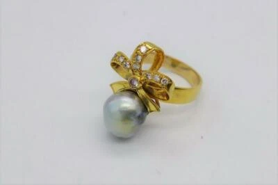 14KT YELLOW GOLD DIAMOND AND PEARL BOW RING SIZE 6.25 - Image 1 of 4