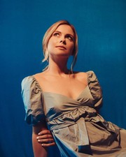 Rose Mciver 8x10 photo 045