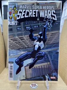 Marvel Super Heroes Secret Wars #8 2024 Facsimile Edition 1:25 Variant Cover - Picture 1 of 3