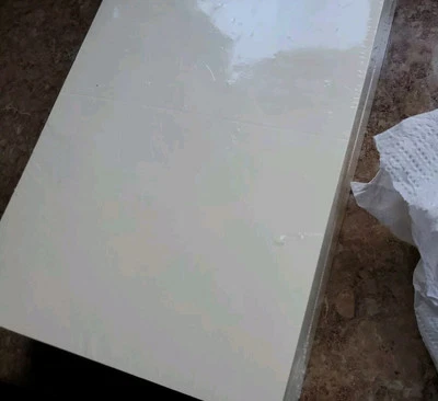 Embajada • Carpeta sin panel papel vitela marfil • Descontinuado Foto 1 de 4