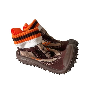 Tênis Skidders bebê menino tamanho G (18 meses) marrom laranja cadarços à prova de derrapagem - Imagem 1 de 4