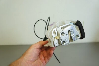 Actuador de pestillo de cerradura de puerta trasera derecha Subaru Forester 2009-2013 OEM Foto 1 de 4