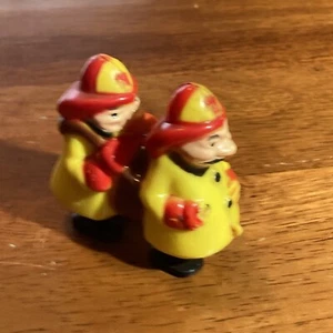 Walkie de plástico vintage años 60 MARX rampa caminante juguete bomberos par - Imagen 1 de 8