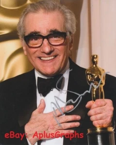 MARTIN SCORSESE... with His Academy Award - SIGNED - Picture 1 of 1