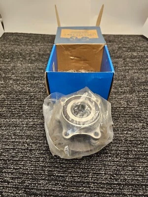 Conjunto de buje de cojinete de rueda Mevotech H513287 para Toyota Prius Prius 2010-2015 Foto 1 de 4