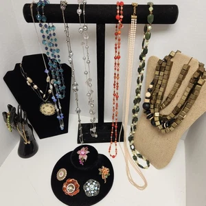 Konvolut Vintage Modeschmuck Halsketten Broschen Armbänder Strass endlos - Bild 1 von 24