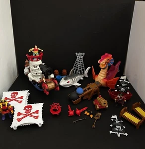 Lotto Imaginext Nave Pirata, Serpente Marino e Squalo con Accessori Vari - Foto 1 di 9