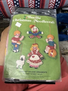 VINTAGE BUCILLA KINDERREIME JUWELENBESETZTER URLAUB ORNAMENTE SET NEU, UNGEÖFFNET - Bild 1 von 6