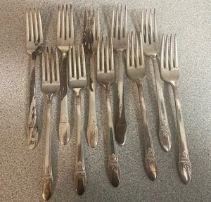 Vintage Lot of 10 1847 Rogers Bros IS First Love Dinner Forks In Ex Condition - Picture 1 of 6