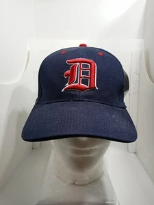 BERRETTO DA BASEBALL DUQUESNE. CAPPELLO UNIVERSITARIO DUQUESNE. CAPPUCCIO POSTERIORE A SCATTO DUQUESNE. CAP102 - Foto 1 di 12