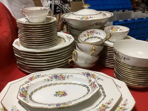 Set piatti vintage AHR600 Cina 84 pezzi di Charles Ahrenfeldt Limoges - Foto 1 di 12