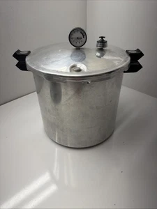 PRESTO PENTOLA A PRESSIONE-SCANNER 22 qt con regolatore e cremagliera 01780 funziona benissimo - Foto 1 di 10