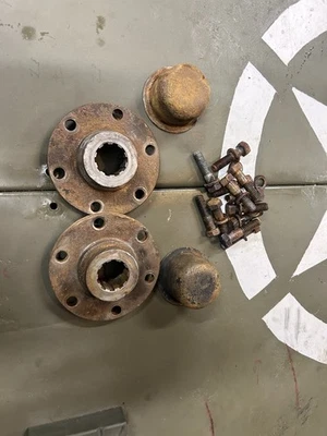 Bridas de eje Willy’s Jeep Foto 1 de 3