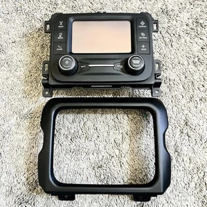 OEM 2018-2022 Jeep Wrangler JL Radio VP2_5 JL NA Uconnect 5'' Display AM/FM - Picture 1 of 9
