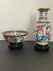 VINTAGE CHINESE CLOISONNE VASE AND BOWL WITH WOOD STANDS - Picture 1 of 9
