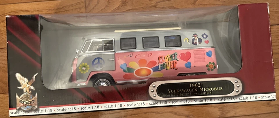Volkswagen Microbus Flower Power 1962 edición Deluxe Road Signature 1:18 sin usar, en caja sellada Foto 1 de 4
