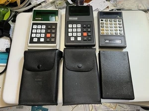 Lot 3 CALCULATRICES VINTAGE SATEK DELTEK SAFT - Afbeelding 1 van 2