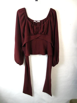 Top cruzado manga larga Altar’D State talla L borgoña detalle lazo trasero recortado G6 Foto 1 de 4